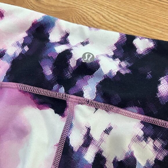🌑 Lululemon Wunder Under Size 6 Hi Rise Tight Crop Purple Leggings Stretch EUC - Picture 3 of 4